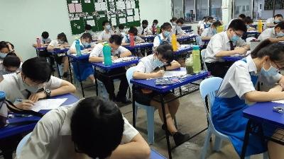 课堂上认真学习。